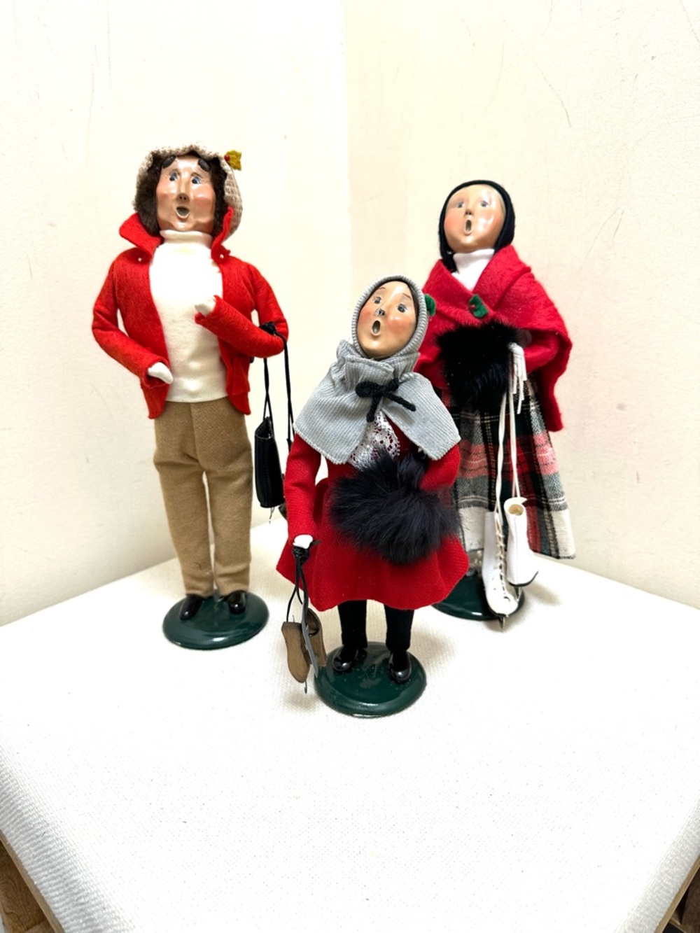 Byer’s Choice Caroler Figurine Set of 3- GREAT CONDITION! See nose damage on 1